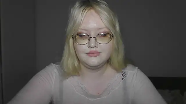 Snapshot of Elayne_Sweet chatting on May 17, 2026, 6:02 am Elayne Sweet online show from May 17, 2026, 6:02 am