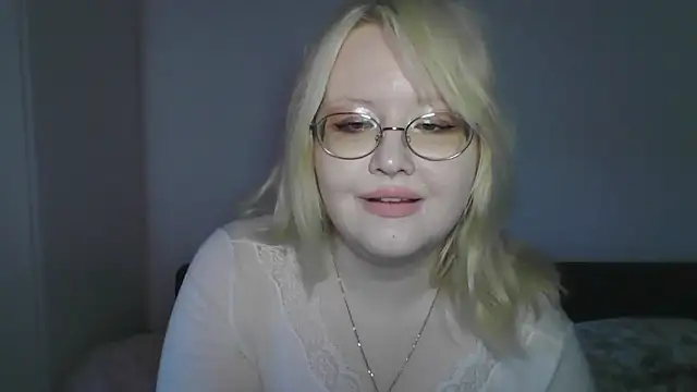 Snapshot of Elayne_Sweet chatting on April 29, 2026, 6:17 am Elayne Sweet online show from April 29, 2026, 6:17 am