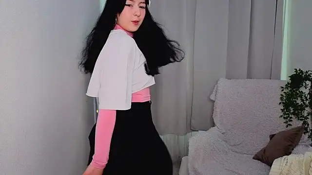 Snapshot of HanamiCei chatting on April 14, 2026, 1:38 pm HanamiCei online show from April 14, 2026, 1:38 pm