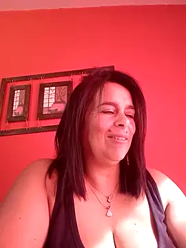 lucianamorocha online show from May 12, 2026, 4:46 pm