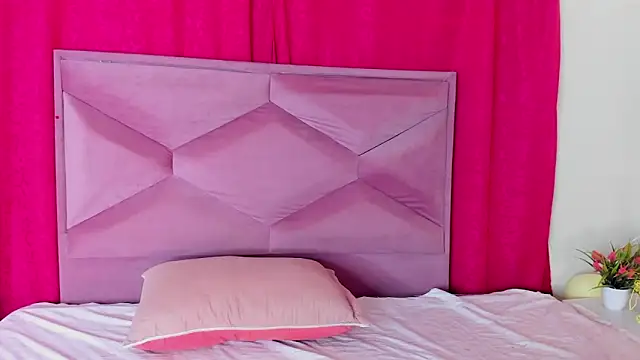 AleSweet 1 online show from April 8, 2026, 12:06 pm