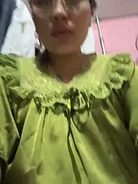 Snapshot of Lina-Naughty chatting on April 27, 2026, 4:54 am Lina-Naughty online show from April 27, 2026, 4:54 am