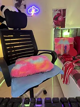 dilsheen kaur live online show from May 4, 2026, 11:57 am