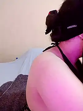 Queen Lola online show from May 20, 2026, 4:48 pm
