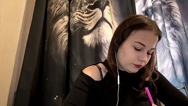 TinaBloom online show from April 2, 2026, 8:43 am