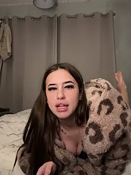 Snapshot of Chloewhiteex chatting on April 12, 2026, 10:13 pm Chloewhiteex online show from April 12, 2026, 10:13 pm