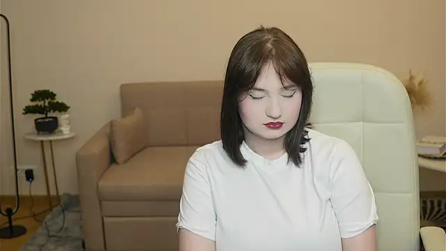 Snapshot of AshleyKysar chatting on April 1, 2026, 1:41 pm AshleyKysar online show from April 1, 2026, 1:41 pm