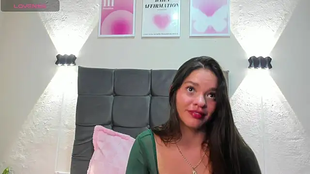 Valeri Martin online show from May 7, 2026, 4:39 am