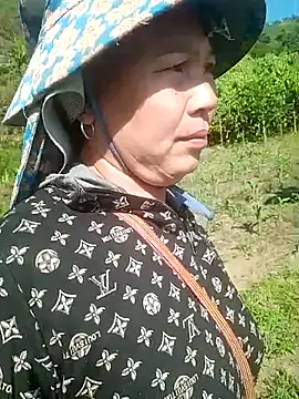 jikey-bibi online show from May 13, 2026, 9:05 am