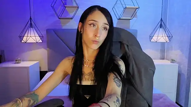 lhiamfitt10 online show from May 16, 2026, 10:31 pm