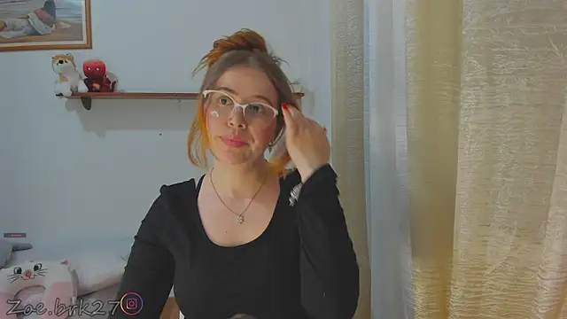 Snapshot of Zoe_brk chatting on May 1, 2026, 5:18 pm Zoe brk online show from May 1, 2026, 5:18 pm