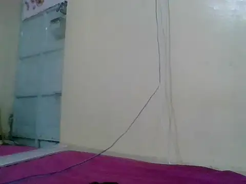 Thandiwe2003 online show from April 30, 2026, 11:28 am