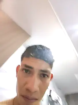 Paiva2122 online show from April 2, 2026, 2:57 pm