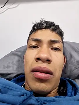 Paiva2122 online show from April 3, 2026, 10:00 am