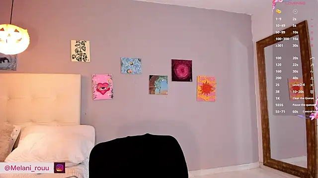 Melaniaa Roussee online show from June 6, 2026, 2:28 am