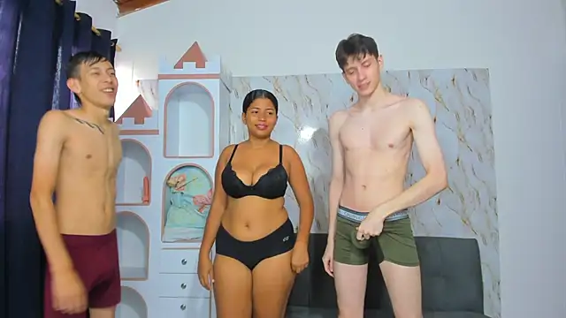 playhouse couple online show from April 7, 2026, 1:46 pm