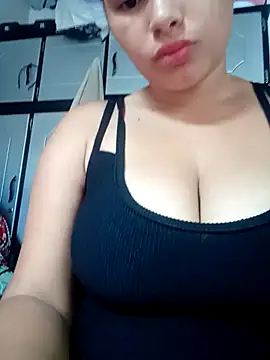 Snapshot of Kimberlyxxo chatting on July 9, 2026, 6:40 pm Kimberlyxxo online show from July 9, 2026, 6:40 pm