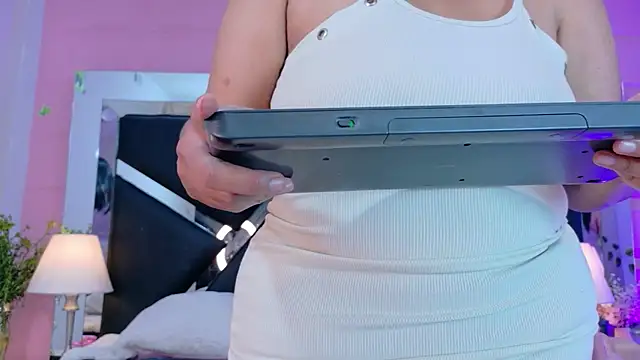 Veronica Nasty  online show from May 21, 2026, 7:22 pm