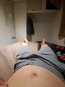 Johnnyxxx6 online show from April 9, 2026, 9:32 pm