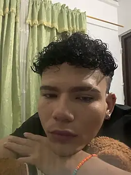sebascuterouss online show from April 23, 2026, 10:44 am