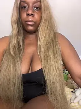 Snapshot of annelise_rouj chatting on April 2, 2026, 7:09 pm annelise rouj online show from April 2, 2026, 7:09 pm