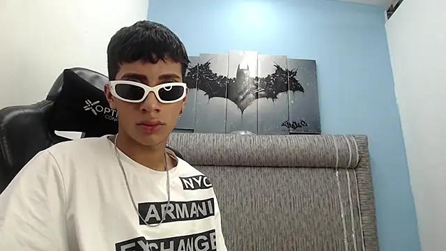 Yei lee  online show from May 11, 2026, 1:18 am