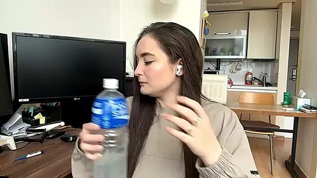 Marry Stritteded online show from April 4, 2026, 2:07 am