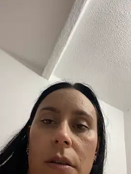 Snapshot of EmilyBrown01 chatting on April 14, 2026, 3:00 am EmilyBrown01 online show from April 14, 2026, 3:00 am