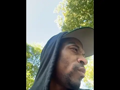 Snapshot of JRNBLU44 chatting on April 19, 2026, 11:07 pm JRNBLU44 online show from April 19, 2026, 11:07 pm