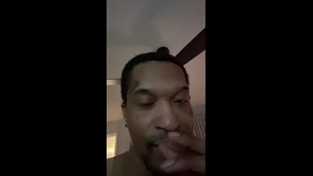Snapshot of JRNBLU44 chatting on May 4, 2026, 5:22 am JRNBLU44 online show from May 4, 2026, 5:22 am