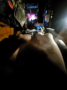 Pigboyyyxxx79 online show from April 9, 2026, 6:47 pm