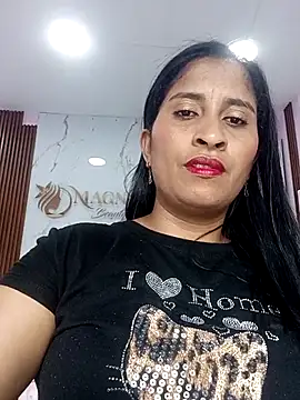 SofiaMendez1  online show from April 14, 2026, 3:39 pm