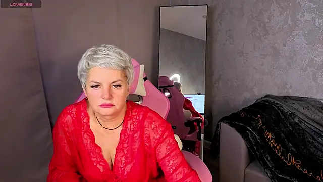 Linda Zef1r online show from May 28, 2026, 1:35 am