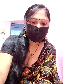 Pinki-girl online show from May 12, 2026, 4:42 am