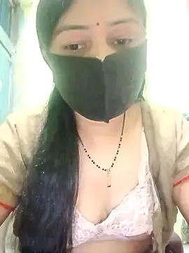 Pinki-girl online show from May 13, 2026, 5:25 am