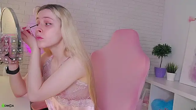 AmmyShaw online show from April 7, 2026, 4:14 am