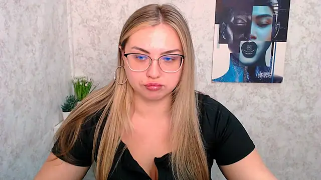 Snapshot of AminaSoul_ chatting on April 24, 2026, 6:59 am AminaSoul online show from April 24, 2026, 6:59 am