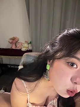 ooooBaby129 online show from May 11, 2026, 1:23 pm