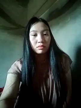 lucynguyen2 online show from April 3, 2026, 2:18 am