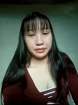 lucynguyen2 online show from April 17, 2026, 5:54 am