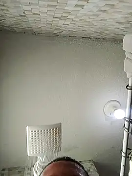 Snapshot of Lc022g chatting on April 13, 2026, 11:58 am Lc022g online show from April 13, 2026, 11:58 am