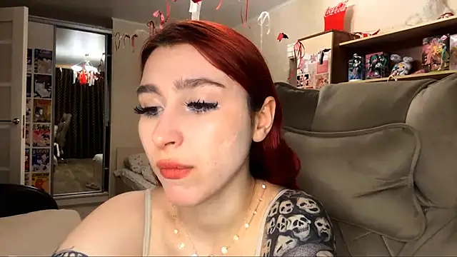 Snapshot of CindyHouse chatting on May 6, 2026, 8:35 pm CindyHouse online show from May 6, 2026, 8:35 pm