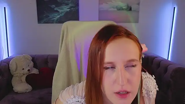 EvaBellea online show from May 5, 2026, 1:36 pm