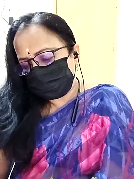 Snapshot of monisha_cam chatting on April 9, 2026, 4:24 pm monisha cam online show from April 9, 2026, 4:24 pm