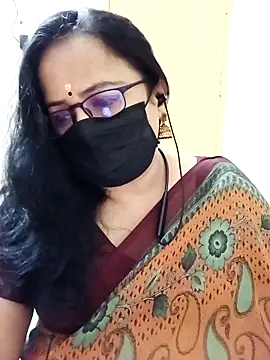 monisha cam online show from May 1, 2026, 2:33 pm