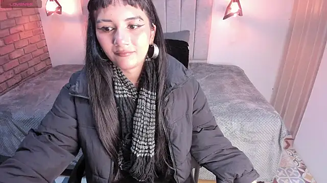 Hanna Clark   online show from May 9, 2026, 12:19 pm