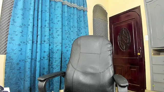 Thebestboyhot online show from May 20, 2026, 5:48 am