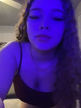 Snapshot of mariex83 chatting on April 13, 2026, 3:32 am mariex83 online show from April 13, 2026, 3:32 am