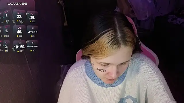 Snapshot of Liaa_Lii chatting on April 13, 2026, 8:35 pm Liaa Lii online show from April 13, 2026, 8:35 pm