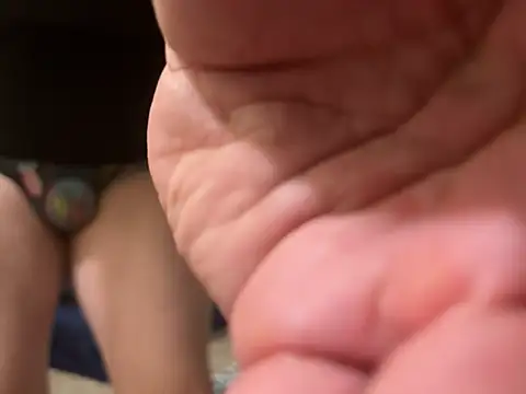 bubblebutt255 online show from May 28, 2026, 10:32 am
